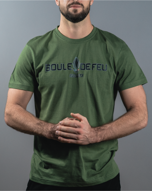T-shirt Origins de la marque Boule de Feu représentant le dépassement de soi, la détermination et la combativité, inspiré par l'esprit de la Légion étrangère, idéal comme cadeau de Noël